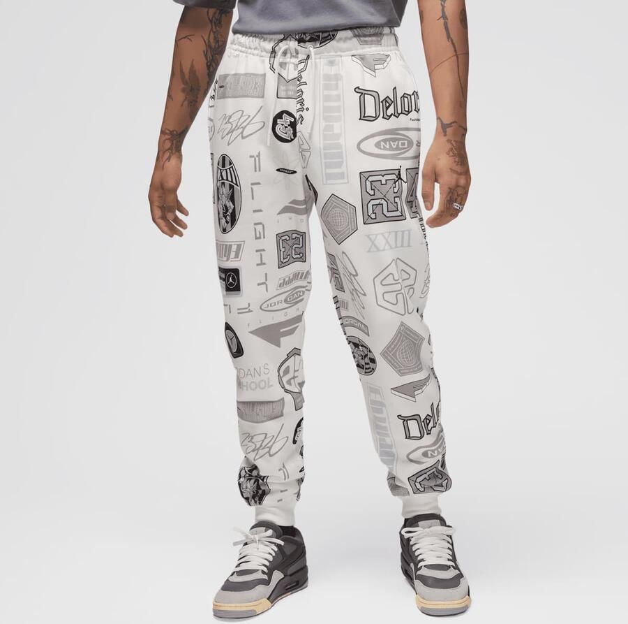 Jordan Essentials All Over Print Fleece Pants Men Trainingsbroeken beige Maat XL Kleding - Foto 3