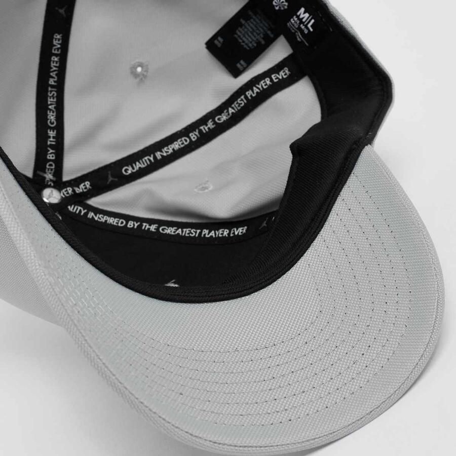 Jordan Rise Structured Metal Jump Hat Unisex Caps grijs Maat M L Accessoires