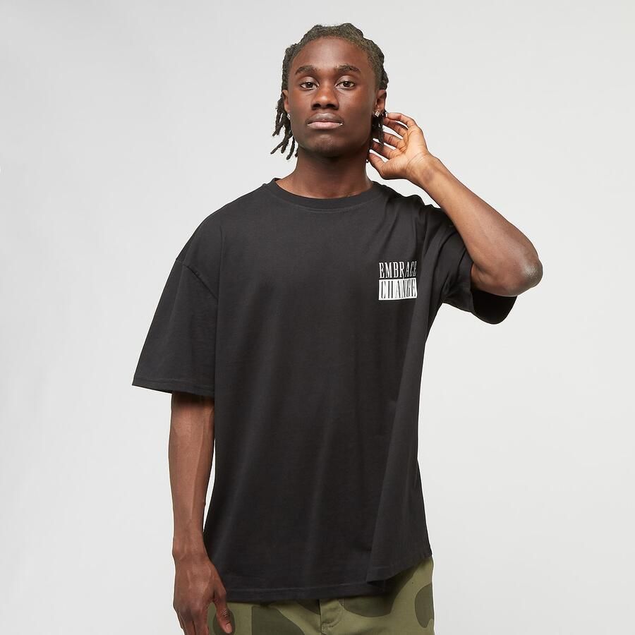 Mister tee Embrace Change Oversize Men T-Shirts & Polo's zwart Maat XXL Kleding