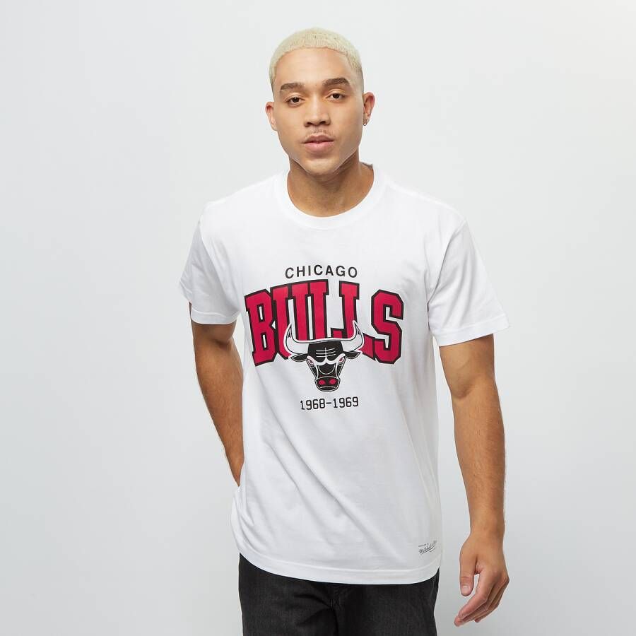 Mitchell & Ness Nba Chicago Bulls Team Arch T-shirts Kleding white maat: L beschikbare maaten:M L XL