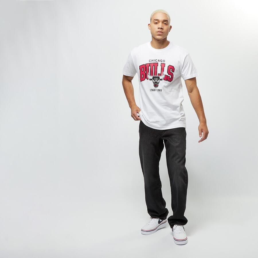 Mitchell & Ness Nba Chicago Bulls Team Arch T-shirts Kleding white maat: S beschikbare maaten:S M L XL