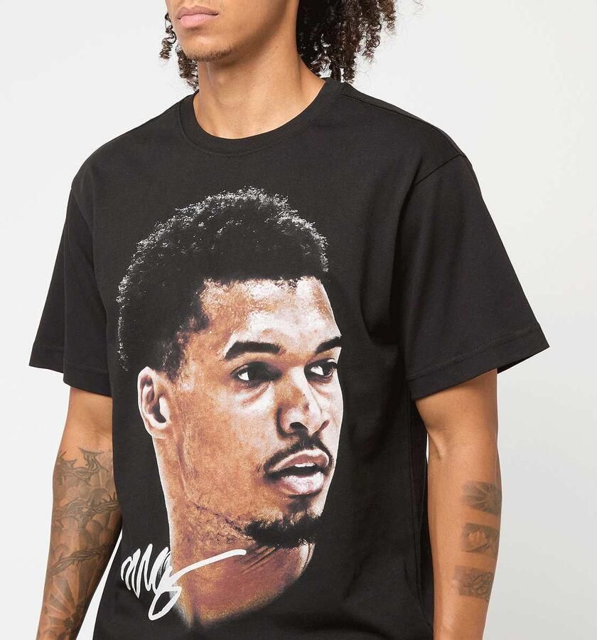 Mitchell & Ness NBPA Real Big Face Tee Victor Wembanyama Men T-Shirts Polo's zwart Maat XL Kleding - Foto 2
