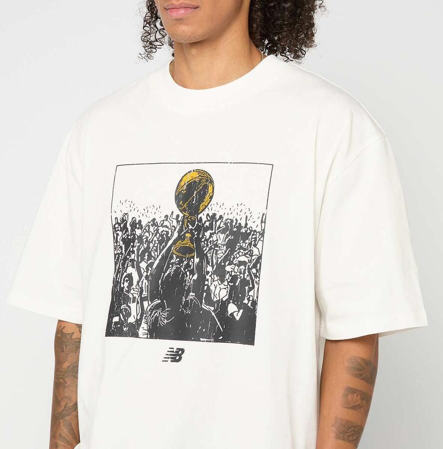 New Balance Hoops Championship Graphic T-Shirt Men T-Shirts & Polo's wit Maat XL Kleding - Foto 2