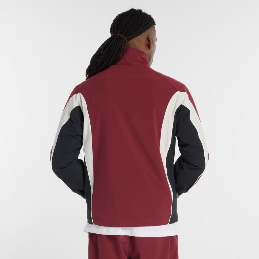 New Balance In Game Woven Track Jacket Men Trainingspakken rood Maat XL Kleding