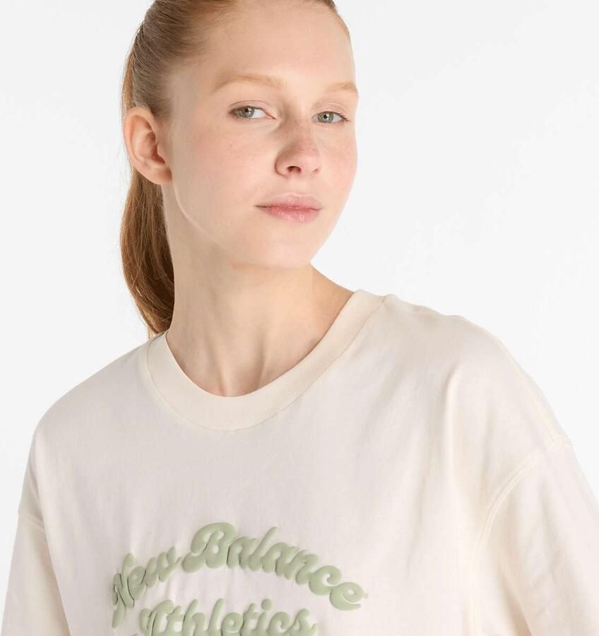 New Balance Linear Heritage Oversized T-Shirt Wo T-Shirts & Polo's beige Maat XS Kleding