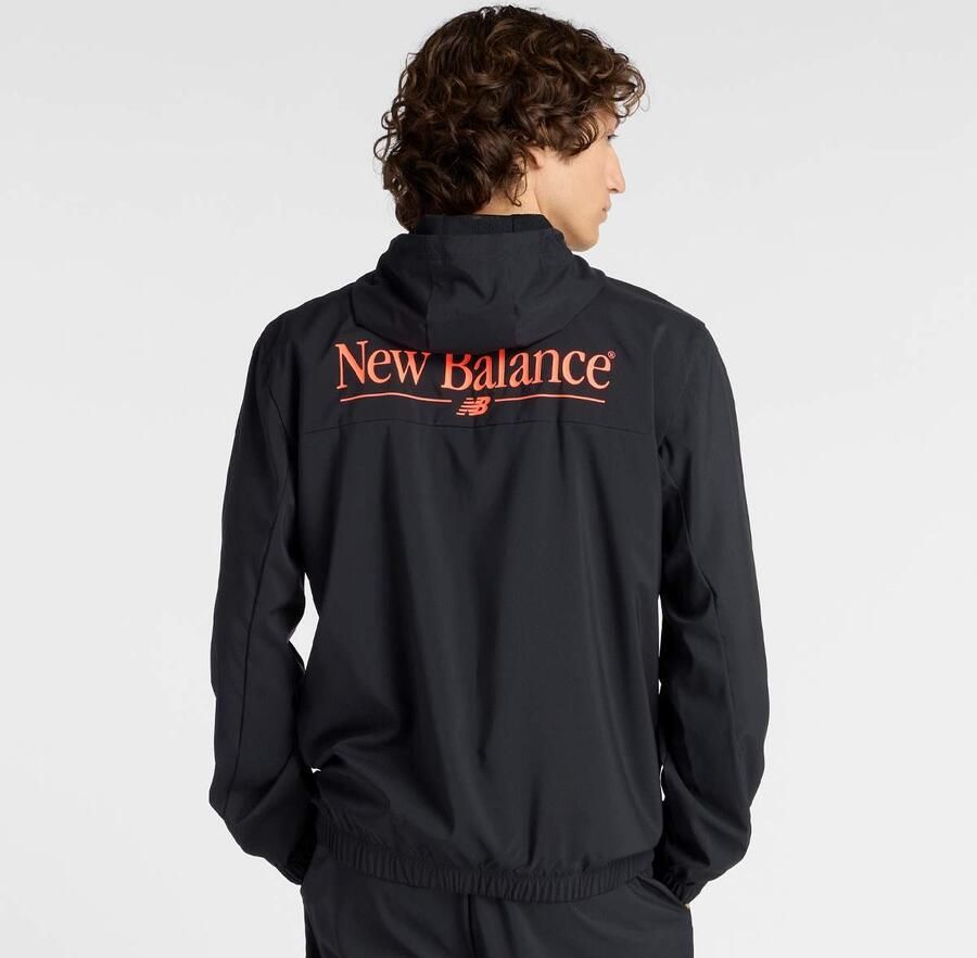 New Balance Reimagined Woven Graphic Jacket Men Trainingspakken zwart Maat XL Kleding