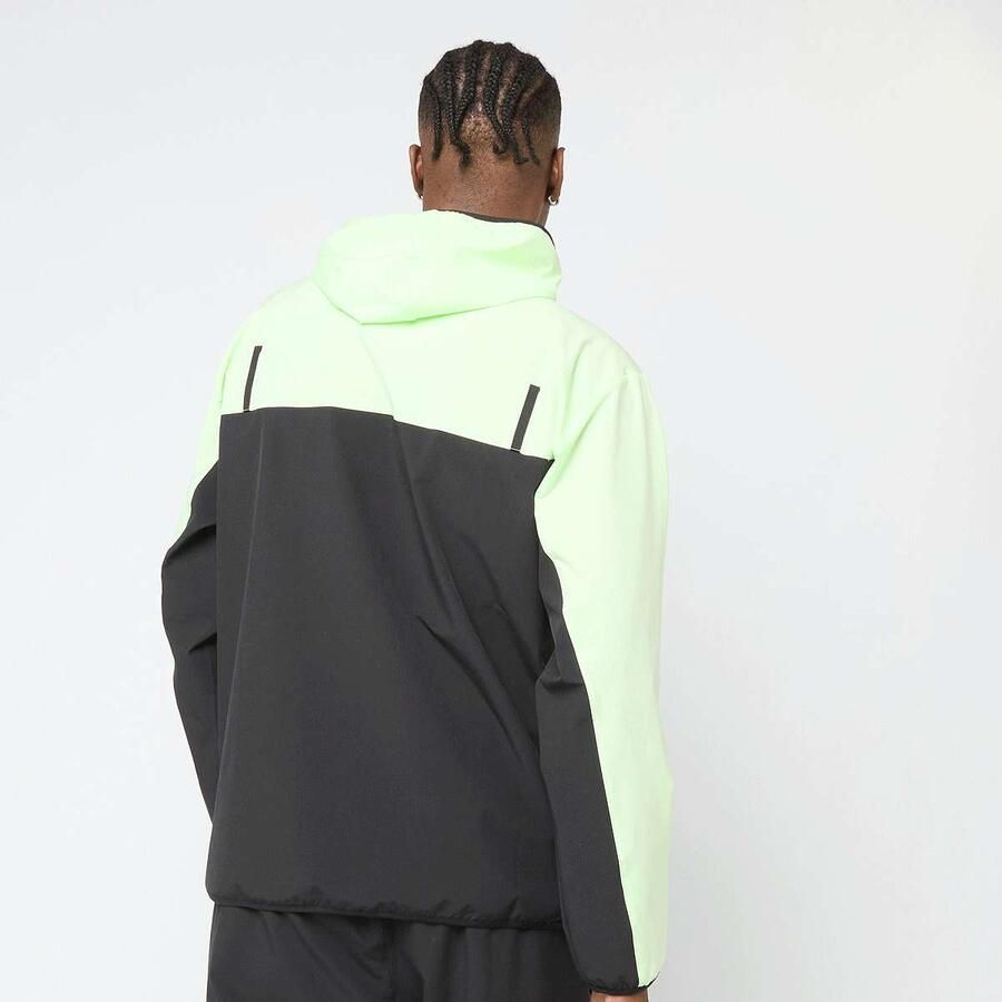 New Balance Training Woven Jacket Men Trainingspakken groen Maat XL Kleding