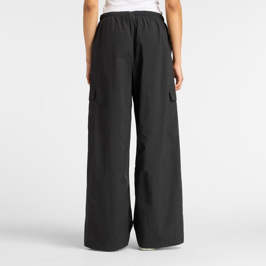 New Balance Woven Cargo Pants Wo Cargobroeken zwart Maat XS Kleding