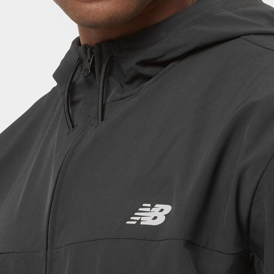New Balance Woven Hooded Jacket Men Tussenseizoensjassen zwart Maat XL Kleding