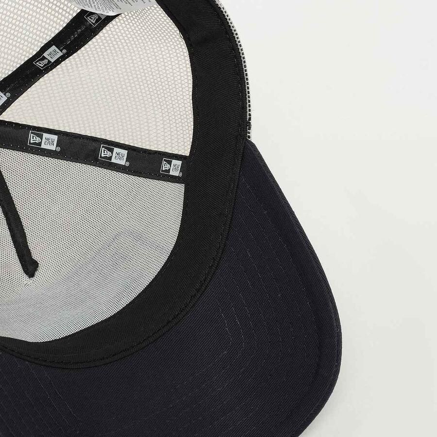 New era A-FRAME TRUCKER Animal Patch Unisex Caps beige Maat ONE SIZE Accessoires