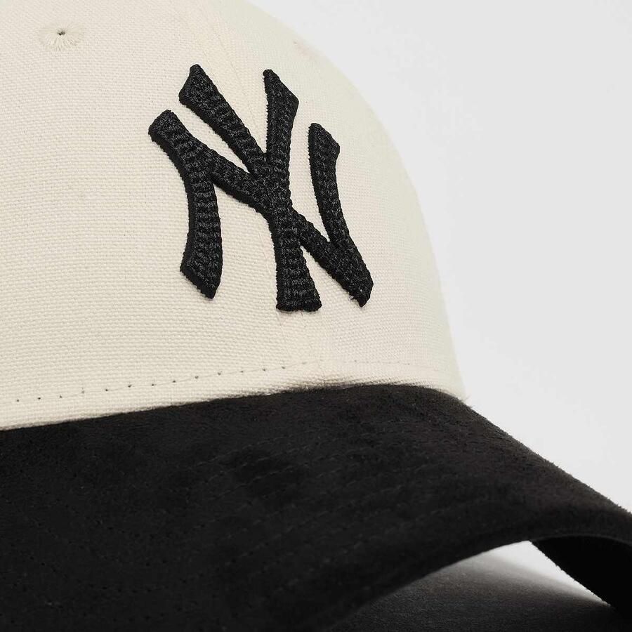 New era FEMALE 9FORTY Faux Suede MLB York Yankees Women Baseball caps beige Maat ONE SIZE Accessoires