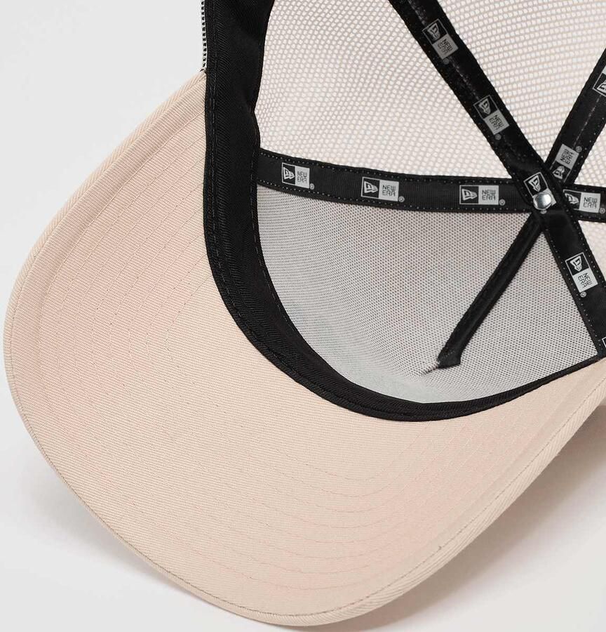 New era Female A-Frame Trucker City Women Caps lichtroze Maat ONE SIZE Accessoires