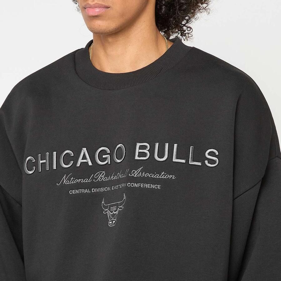 New era NBA Linear Graphic Boxy Crew Chicago Bulls Men Hoodies & Sweaters zwart Maat L Kleding