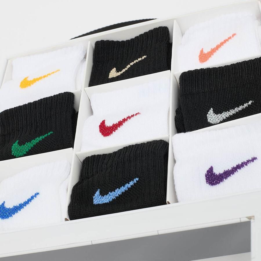 Nike 9 PACK NHN HOLIDAY CREW BOX SET white black Unisex Sokken zwart Maat 4Y-5Y Kleding