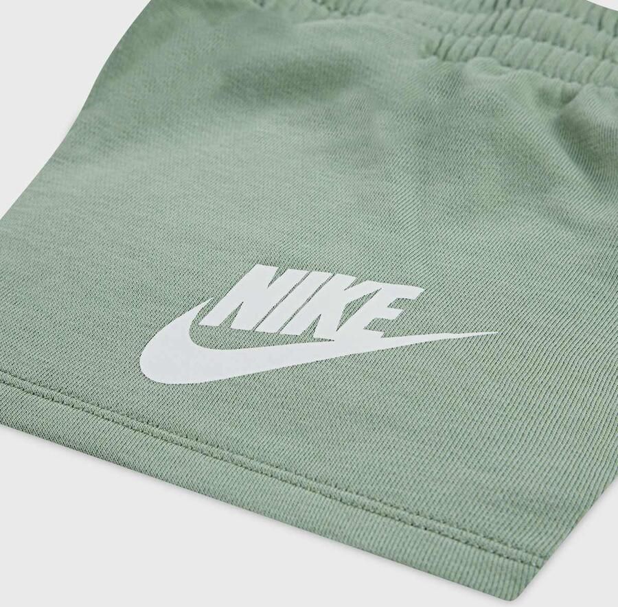 Nike Club Tee & Shorts Set unisex Baby Rompers Sets groen 104 Kleding