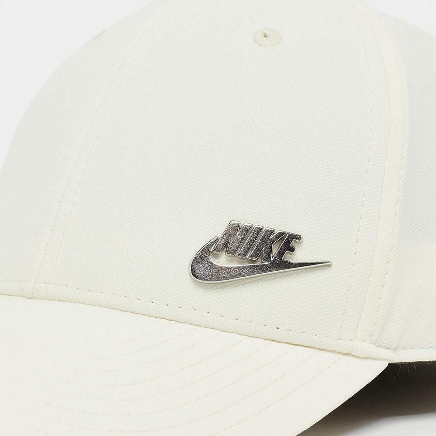 Nike Dri-Fit Club Cap Metal Future Unisex Caps beige Maat M L Accessoires