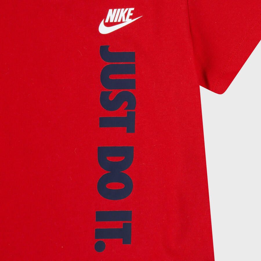 Nike Graphic Tee and Shorts Set Unisex Baby Rompers & Sets rood 110 Kleding