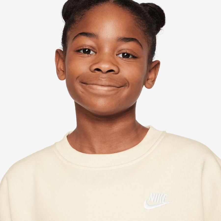 Nike Sportswear Club Fleece Oversized Crew Unisex Hoodies & Sweaters beige Kleding
