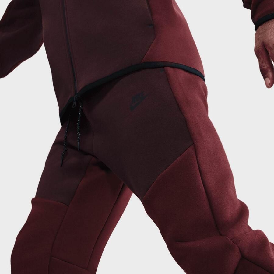 Nike Tech Fleece Jogger Men Trainingsbroeken rood Maat XL Kleding