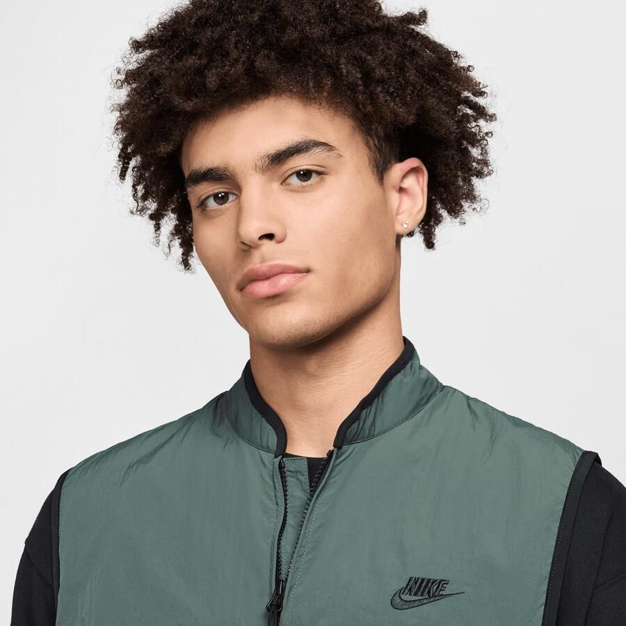 Nike Tech Woven Vest Men Bodywarmers groen Maat XL Kleding