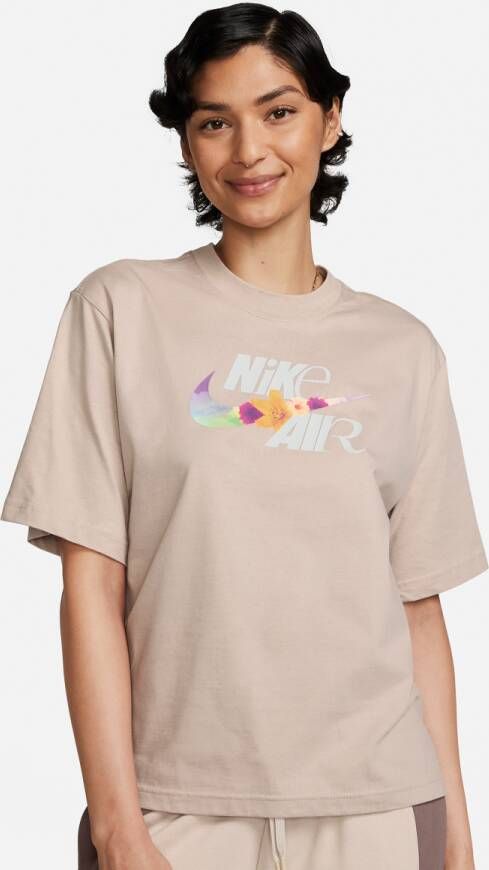 Nike Wmns Sportswear Tee Oc 3 Boxy T-shirts Kleding DIFFUSED TAUPE maat: L beschikbare maaten:XS S M L