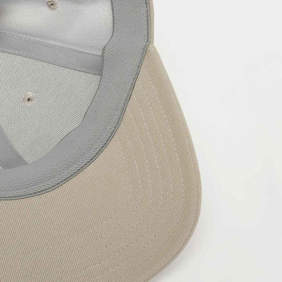 Under Armour Blitzing Unisex Caps beige Maat L XL Accessoires