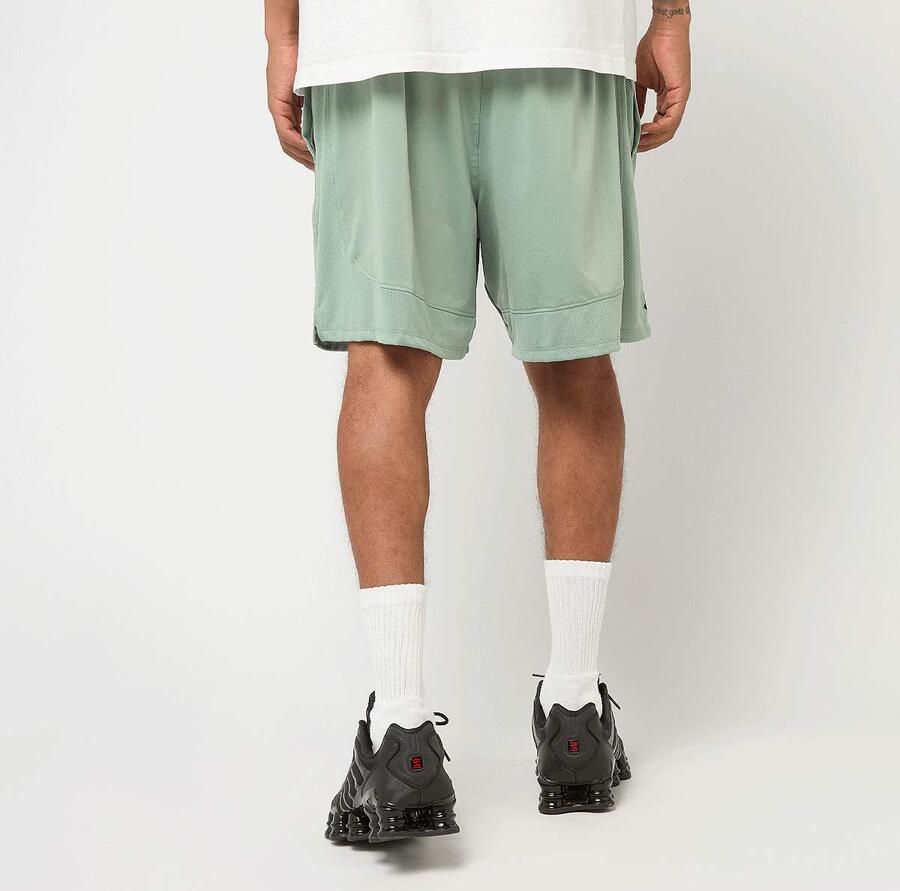 Under Armour Tech Vent 7in Shorts Men Sportshorts groen Maat XL Kleding