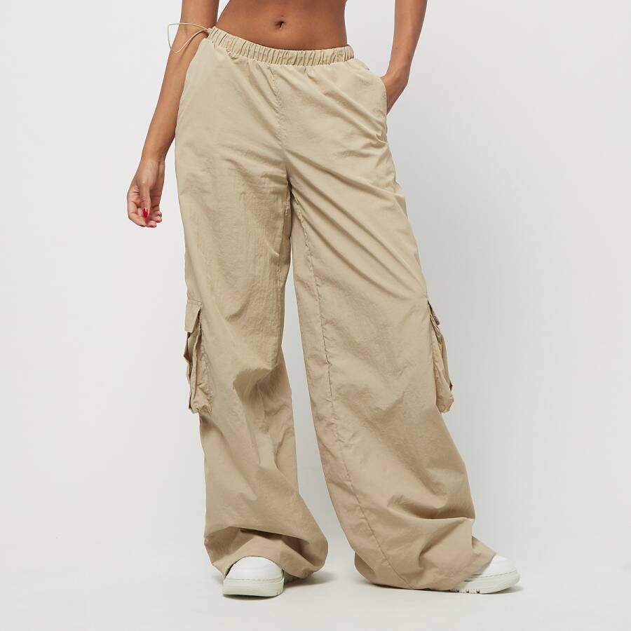 Urban Classics Wide Crinkle Nylon Cargo Pants Cargobroeken Kleding concrete maat: XS beschikbare maaten:XS M L XL