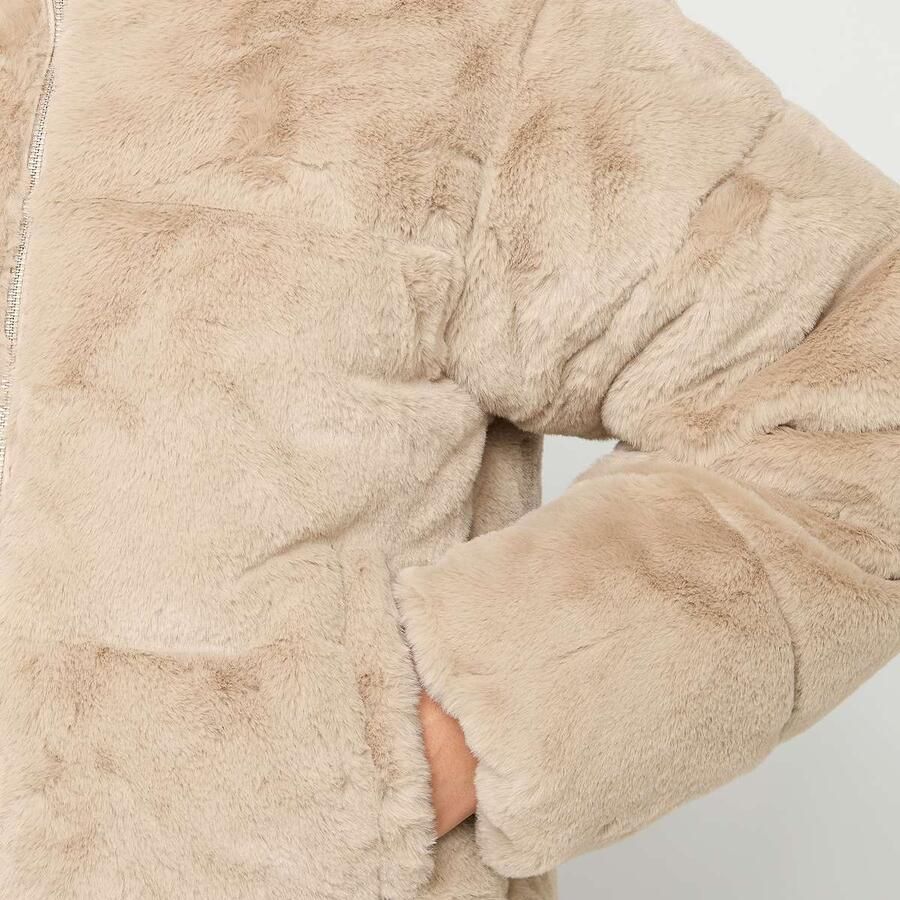 Urban Classics Ladies Short Faux Fur Puffer Jacket Women jackets beige Maat XS Kleding - Foto 2