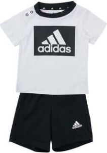 Adidas Perfor ce T-shirt & short ESSENTIALS SET AUS EN SHORTS