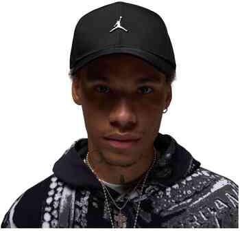 Jordan Rise gestructureerde pet met metalen Jump Zwart