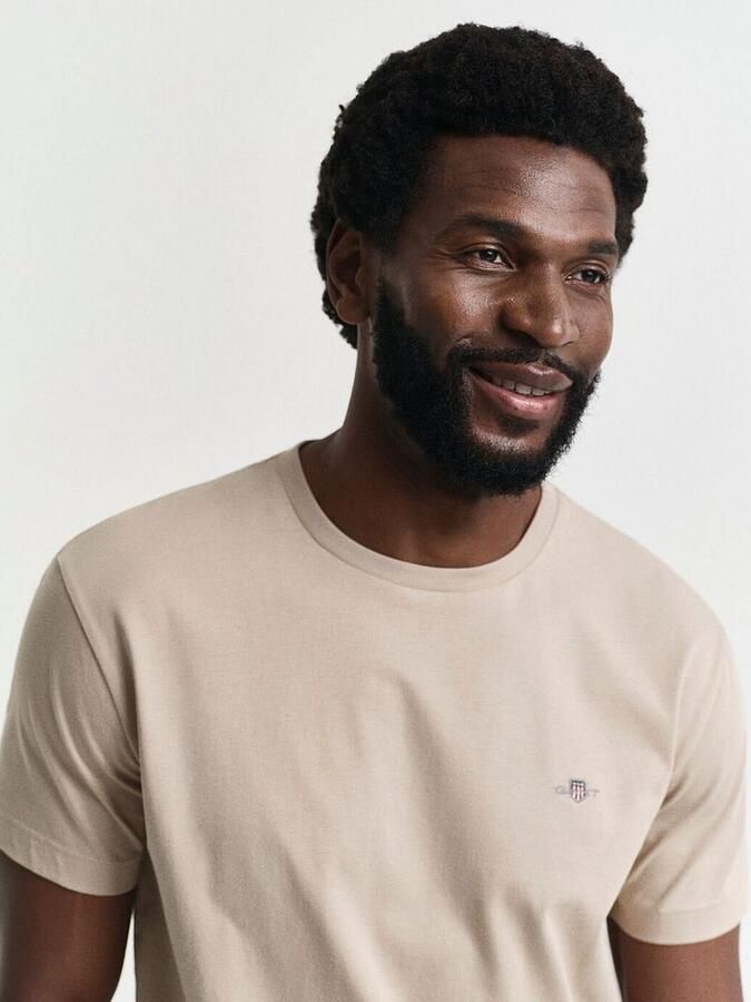 Gant T-shirt REG SHIELD SS T-SHIRT met logoborduursel op borsthoogte - Foto 5