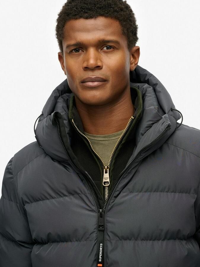 Superdry Gewatteerd jack met labelstitching en capuchon