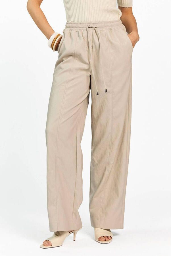 Aaiko imitatieleren regular waist coated broek beige - Foto 2