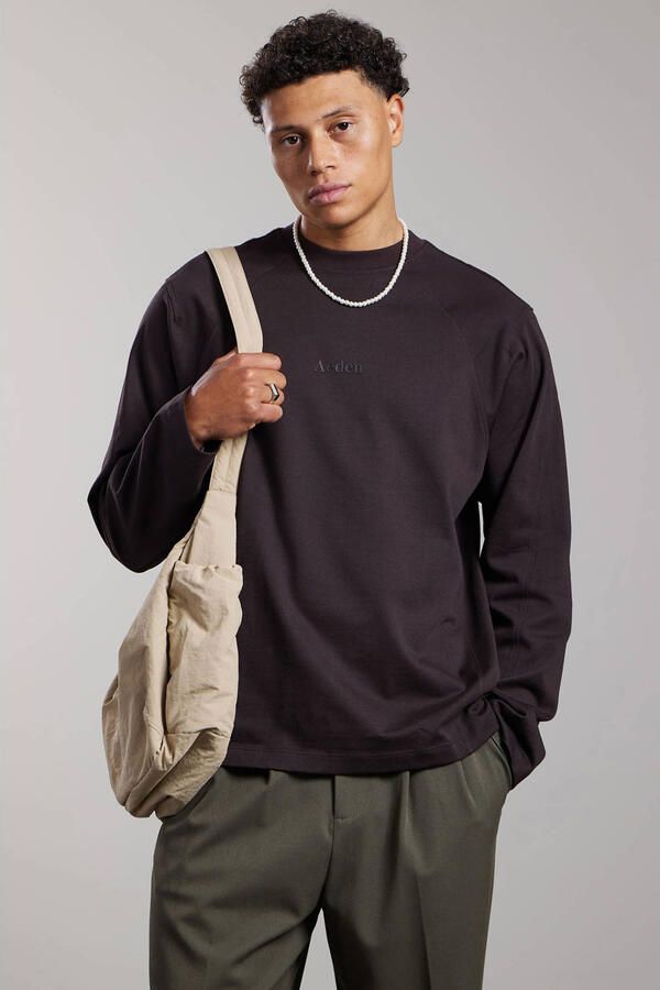 Aeden relaxed fit longsleeve met backprint donkerbruin