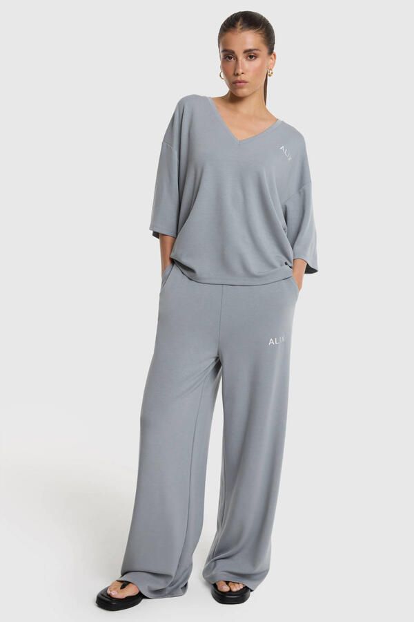ALIX THE LABEL Dames Tops & T-shirts Ladies Knitted Scuba V-neck Top Lichtgrijs - Foto 6