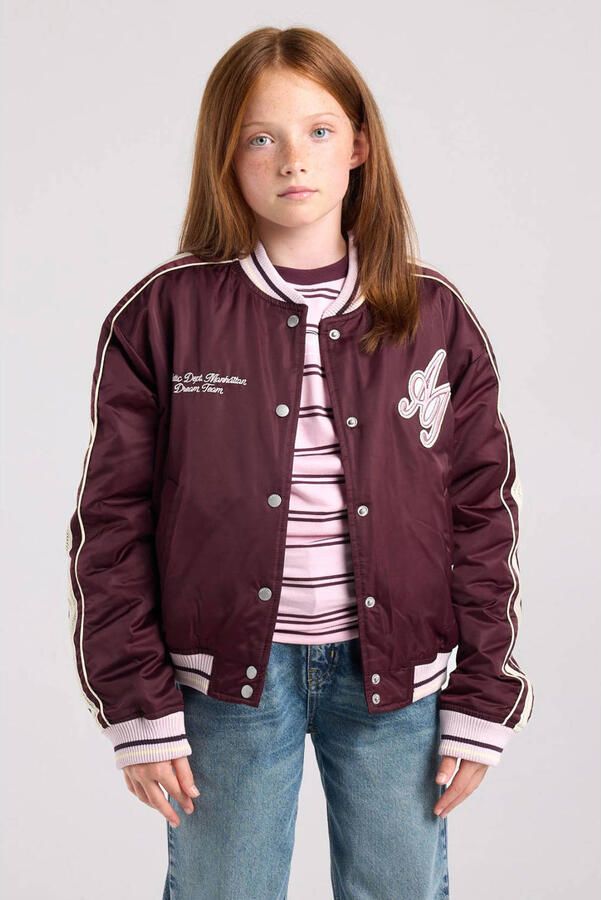 America Today baseball jacket met patches en backprint donkerrood