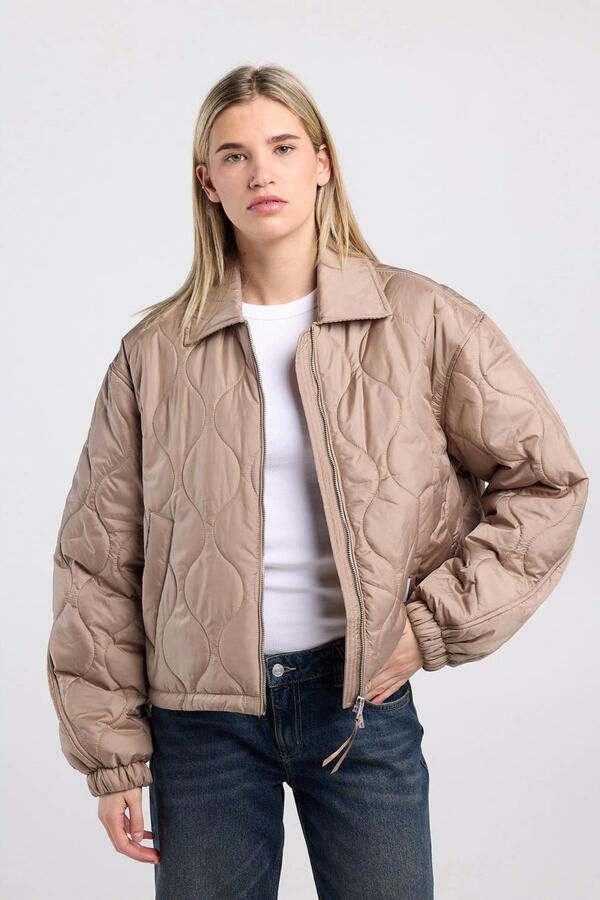 America Today jack beige