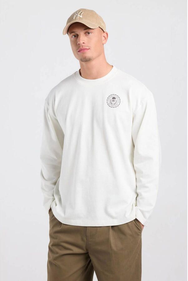 America Today relaxed fit longsleeve met backprint off-white