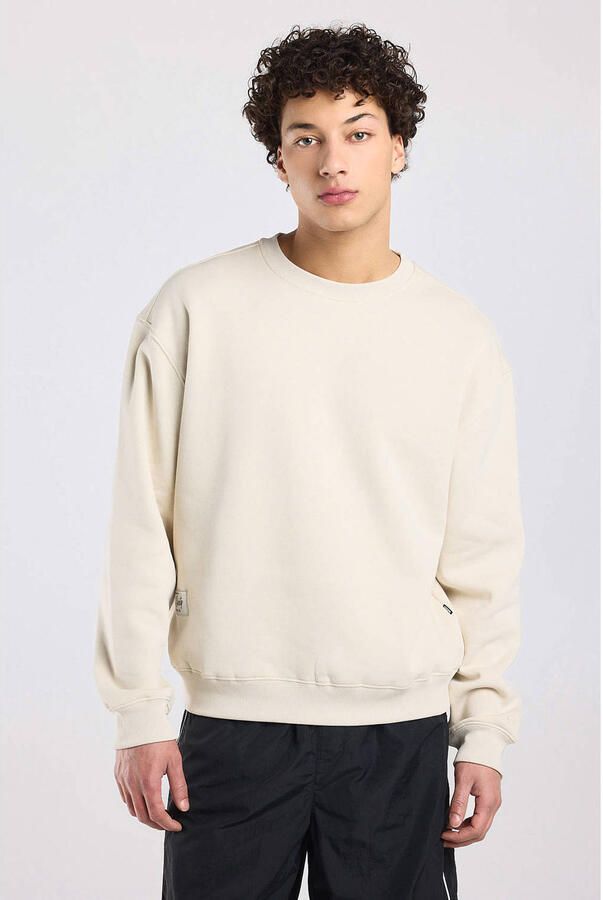 America Today sweater ecru