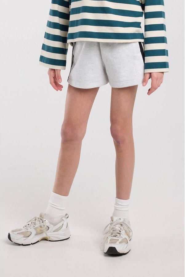 America Today sweatshort lichtgrijs