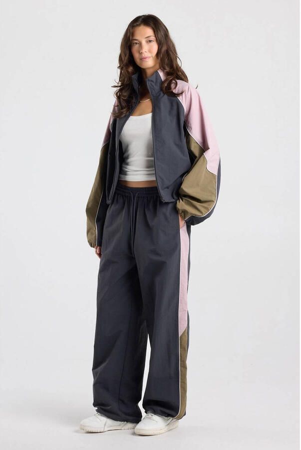 America Today straight leg casual broek grijs