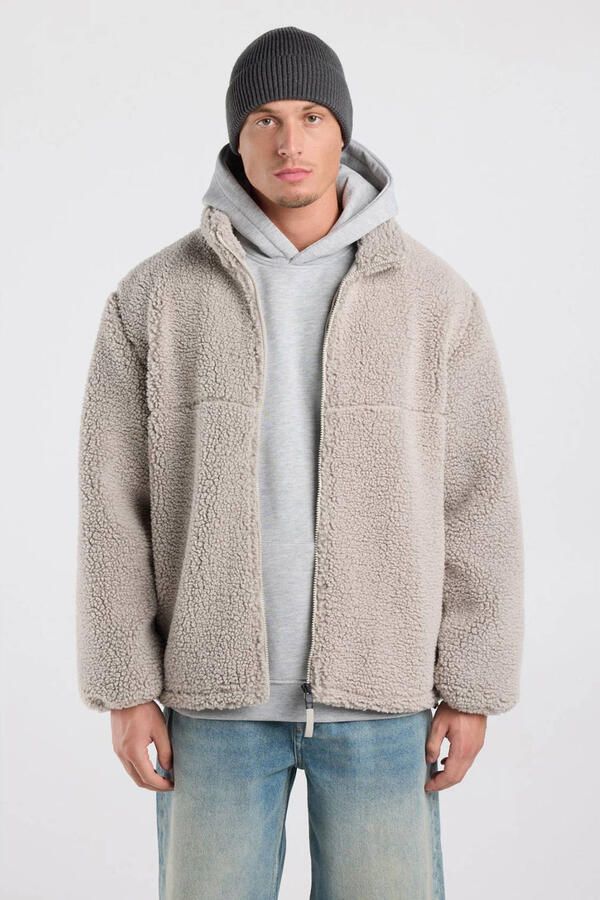 America Today teddy vest chalk