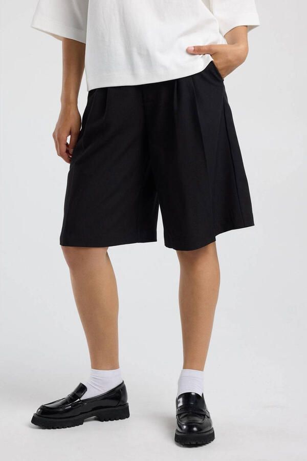 America Today wide leg bermuda short met plooien zwart