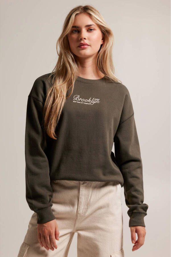 America Today sweater Safae met tekst en borduursels antraciet
