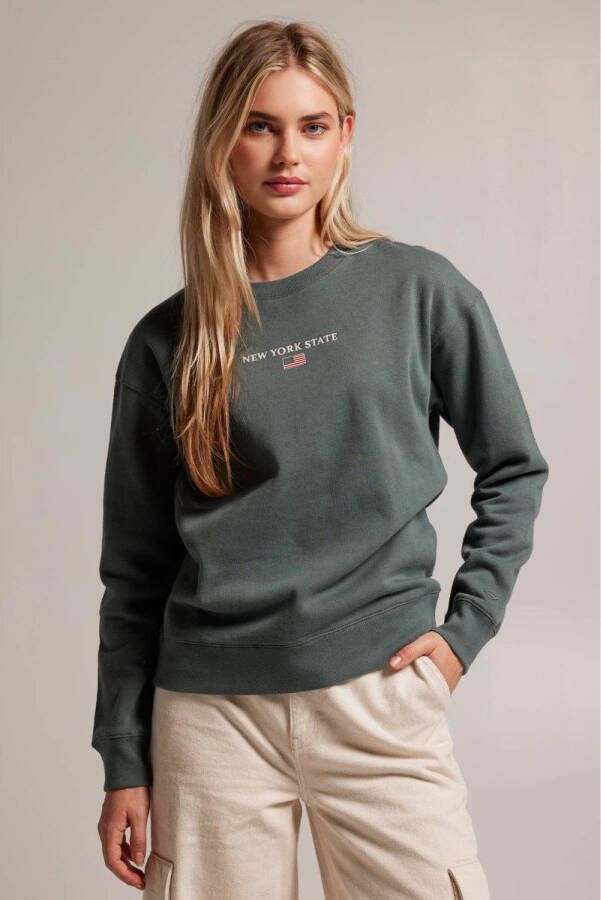America Today sweater Suzana met tekst groen