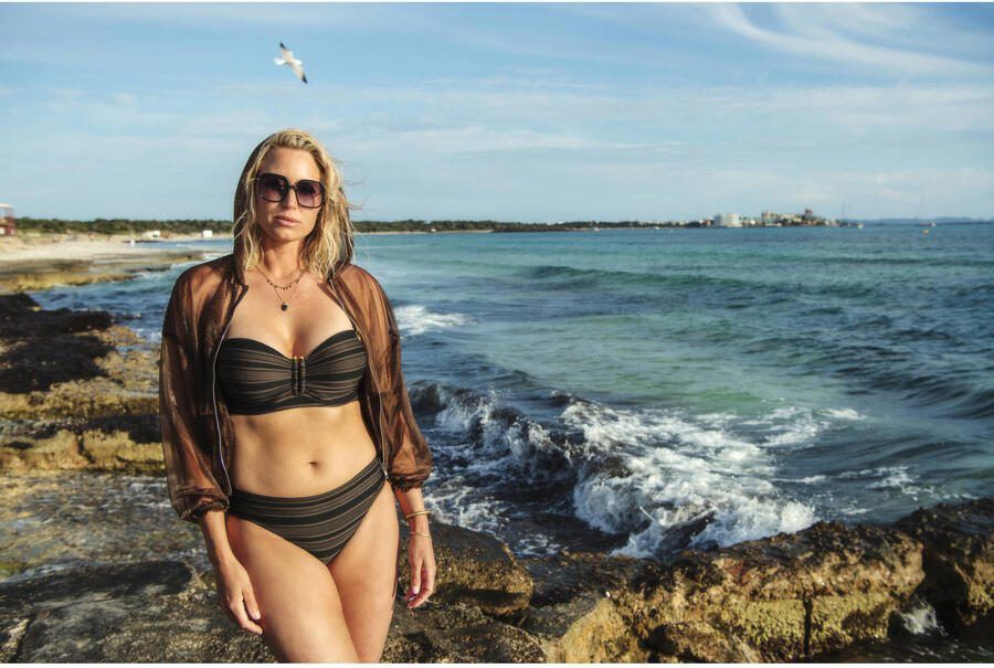 Annadiva Swim voorgevormde strapless bandeau bikinitop The Valley zwart - Foto 3