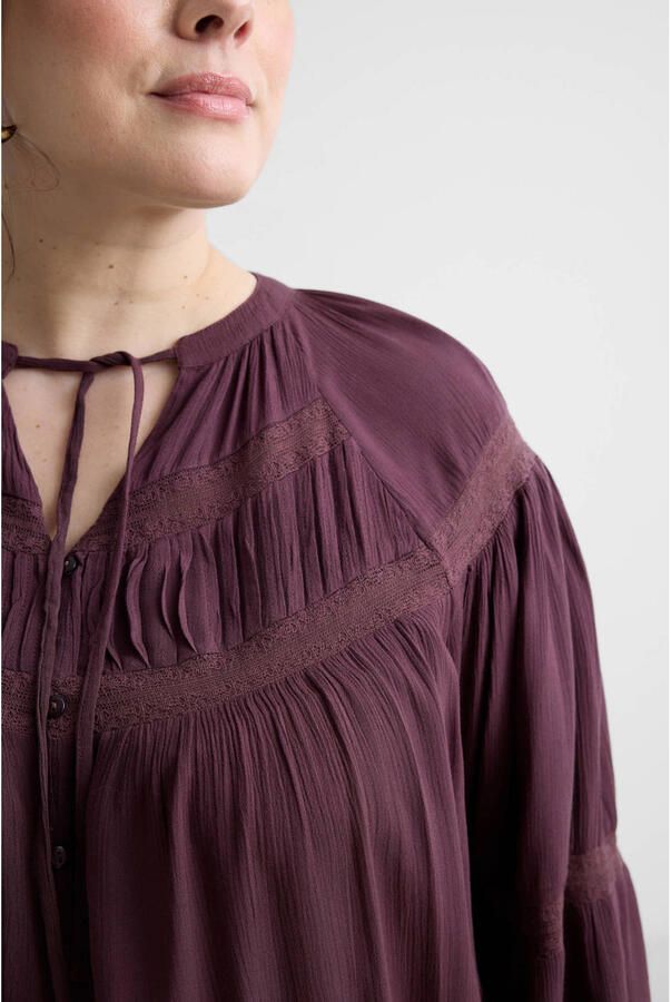 Anytime crinkle blouse met broderie-tapedetails bruin - Foto 3
