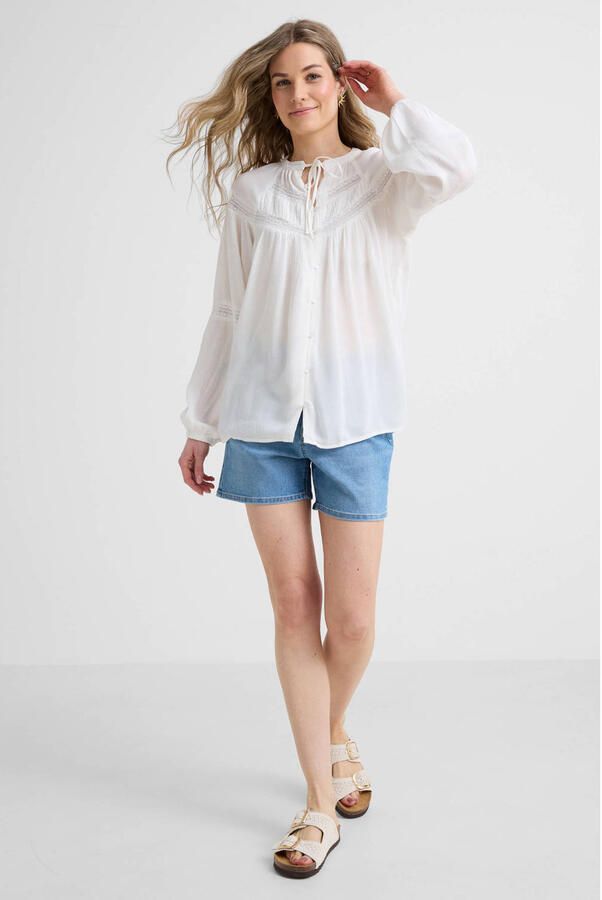 Anytime crinkle blouse met broderie-tapedetails wit - Foto 3