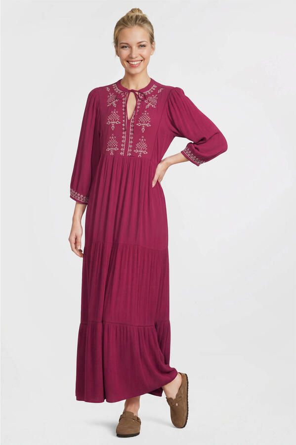 Anytime crinkle maxi jurk met borduursel wijnrood